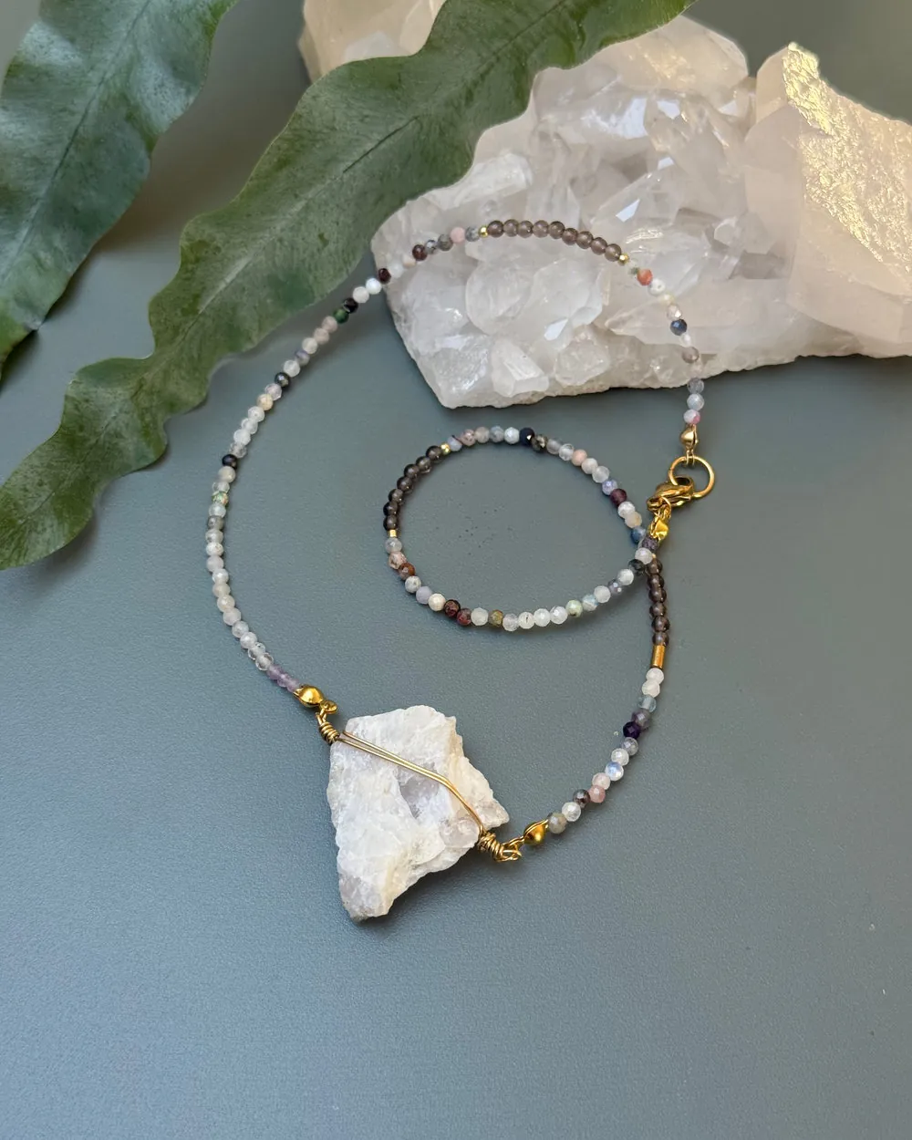 Choker: Kamień księżycowy